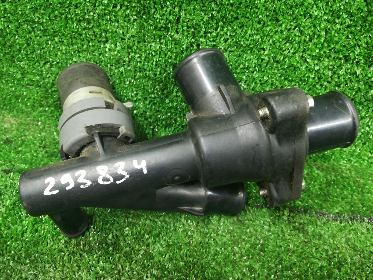 корпус термостата Mazda MPV LW 2002, YL8E8K528AD - фото №1