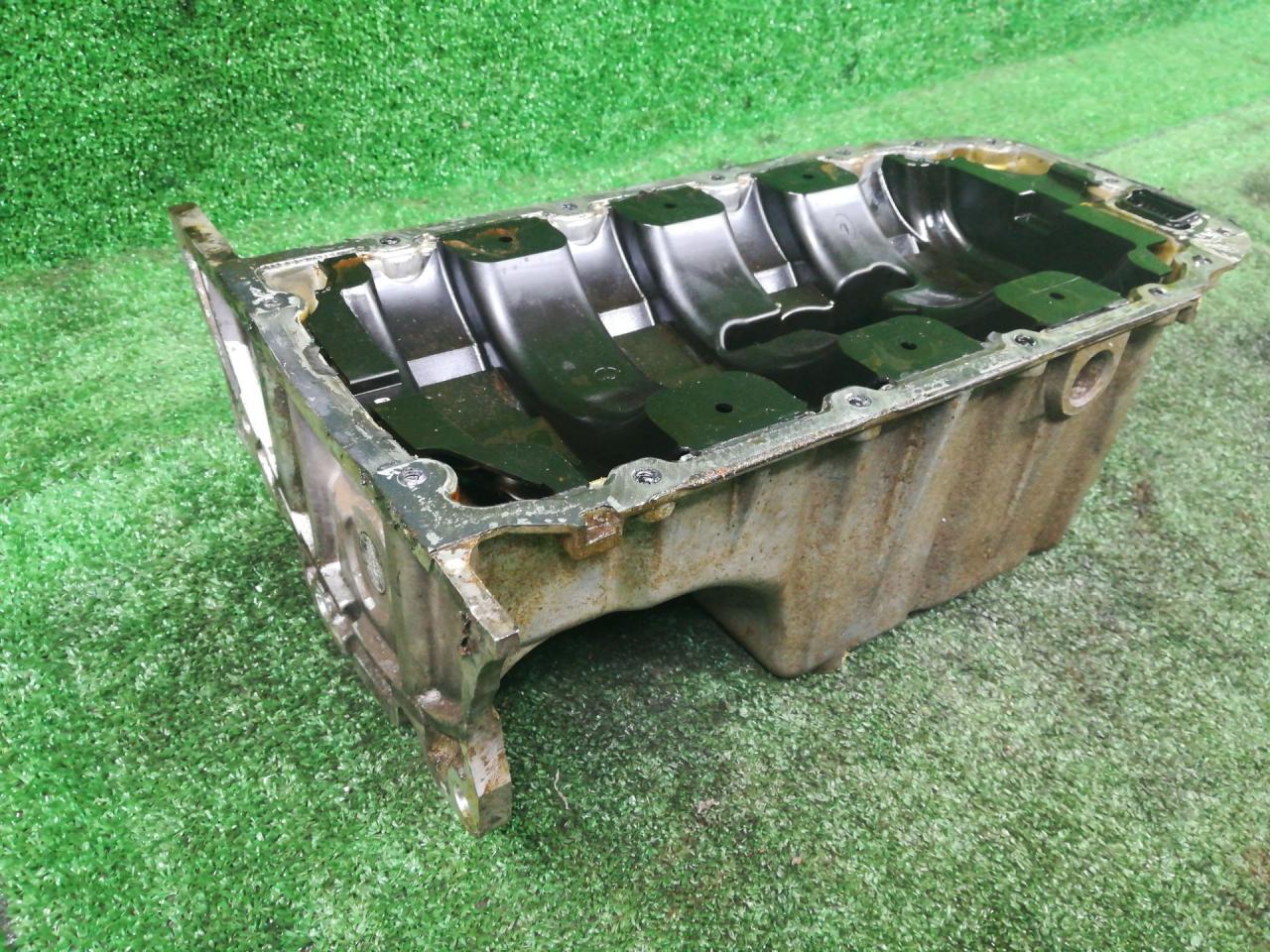 масляный поддон Chevrolet Trax 1 поколение 2014, 1.8 л., F18D4, бензин, МКПП, серебро, передний привод, правый руль, 55565793, 55566404, 55572041 - фото №1