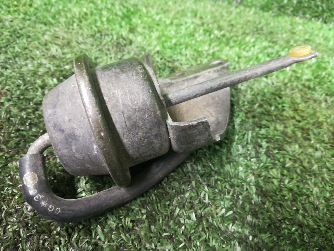 сервопривод заслонок впускного коллектора Mazda Xedos 9 1 поколение 1996, 2.5 л. - фото №1