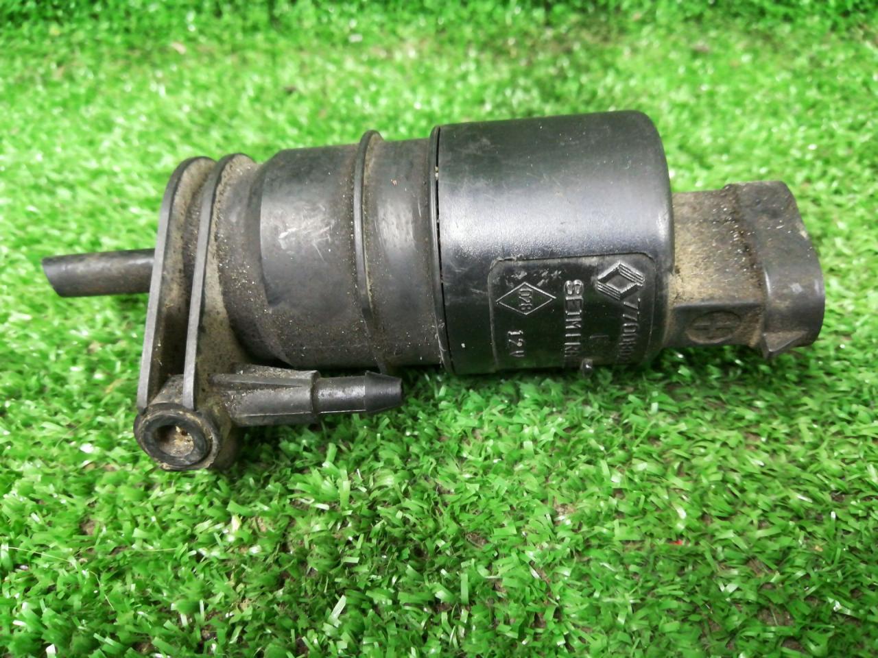 насос (моторчик) омывателя стекла Renault Megane 1 поколение 1997, 7700802336 - фото №1