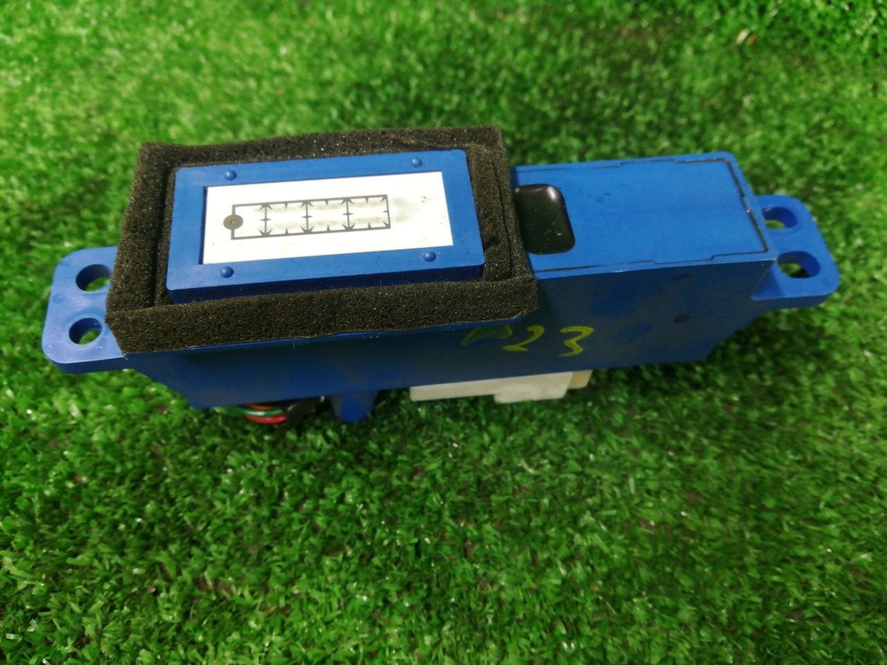 ионизатор воздуха Toyota Camry 7 поколение XV40 ASV40 2009, 3.5 л., 2GR-FE, бензин, АКПП, серый, седан, передний привод, 8805122010 - фото №1