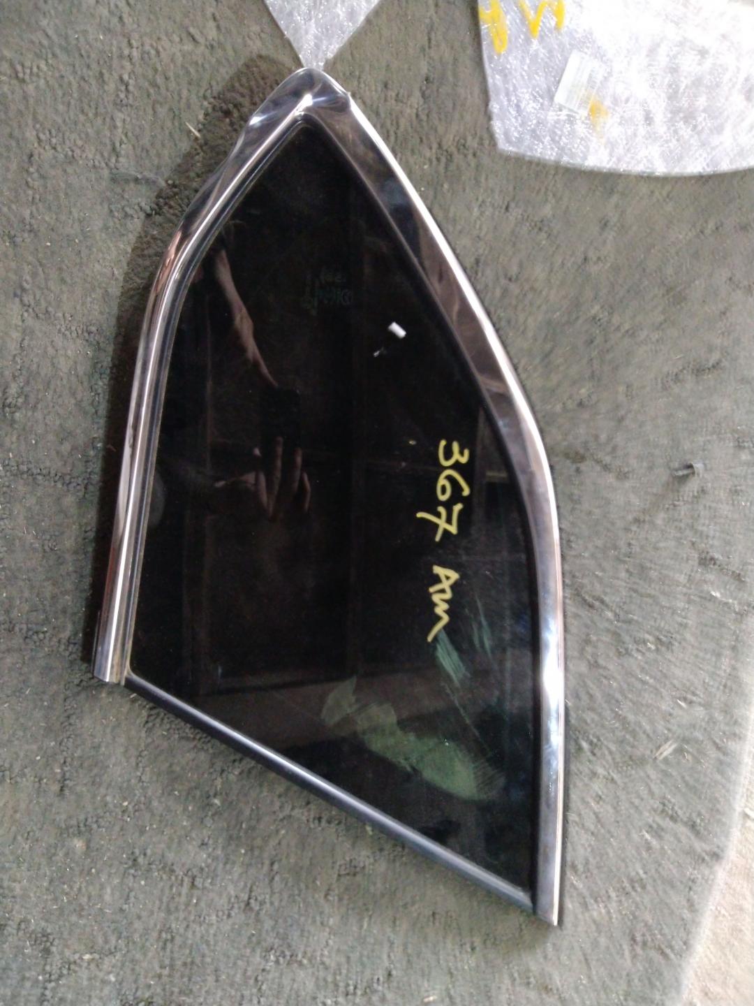 стекло кузовное боковое правое Mazda CX-9 2 поколение 2017, 2.5 л., бензин, АКПП, красный, полный привод, правый руль - фото №1