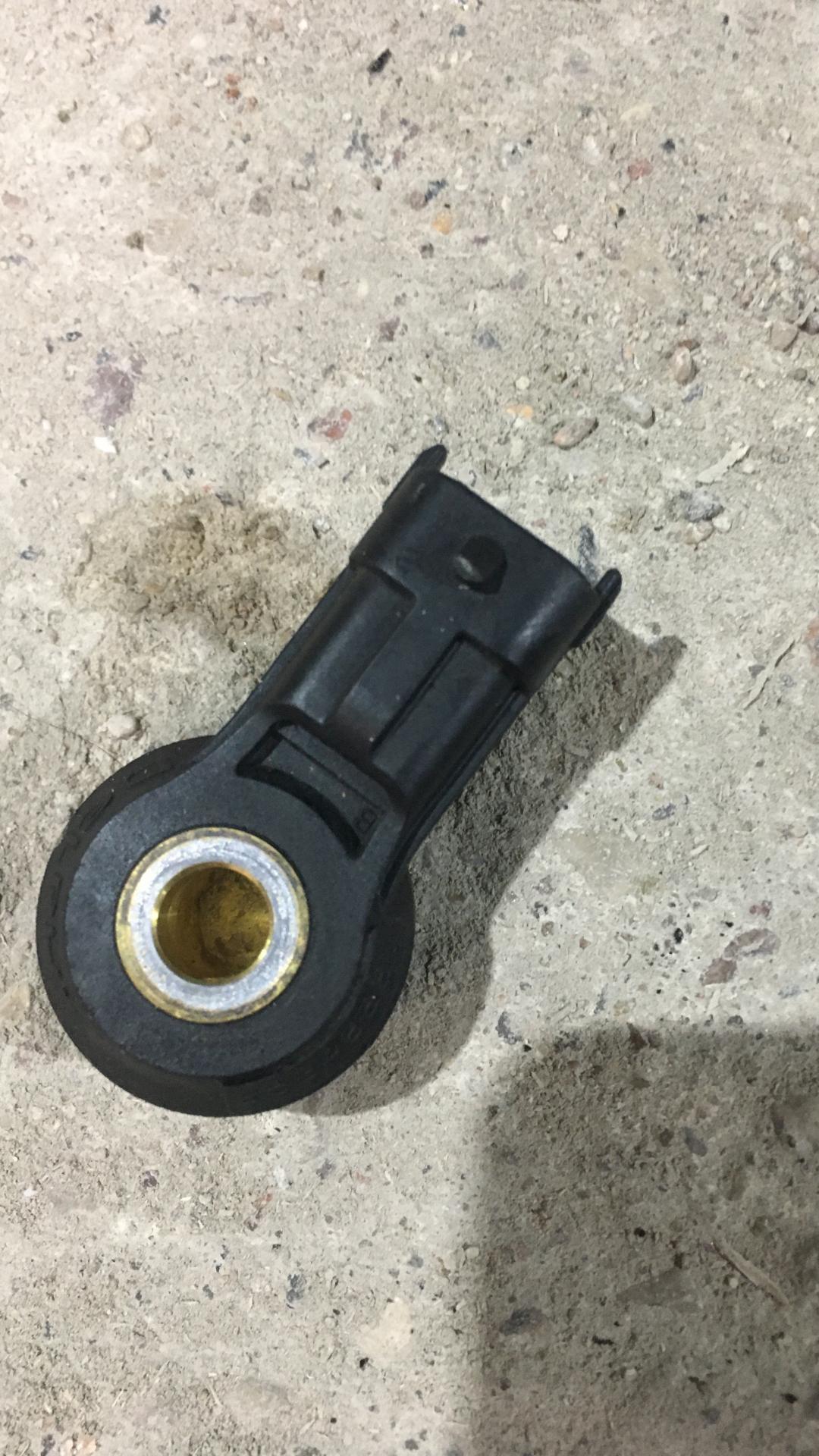 датчик детонации Great Wall Wingle 3 2012, 2.0 л., дизель, МКПП, серебристый, пикап, полный привод, правый руль - фото №1