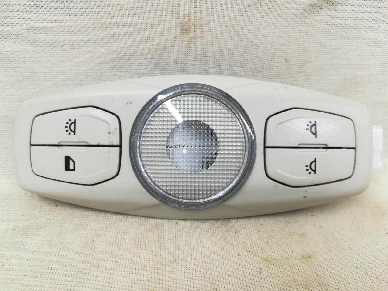 фонарь салона (плафон) Ford Escape 3 поколение C520 2015, 1.5 л., бензин, АКПП, белый, внедорожник 5 дв., правый руль, CJ5A13K767GG3AM1 - фото №1