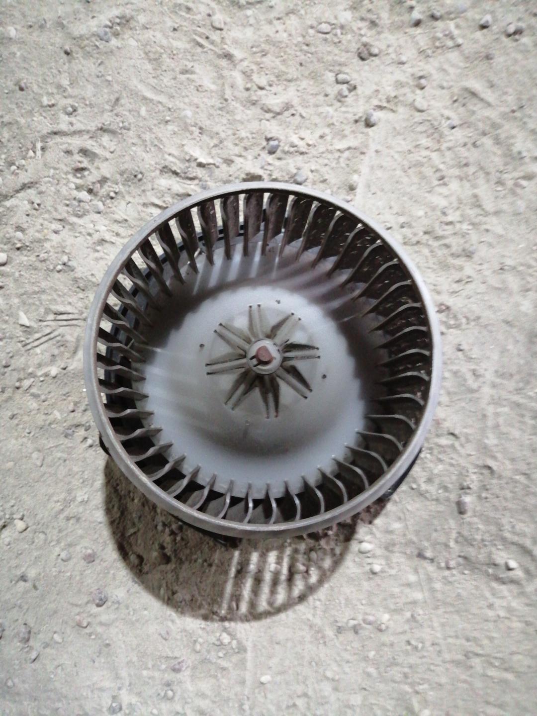 моторчик печки Subaru Legacy 3 поколение 2000, 2.5 л., EJ25, бензин, АКПП, синий, седан, правый руль, 272600-0033, 443120-0971 - фото №1