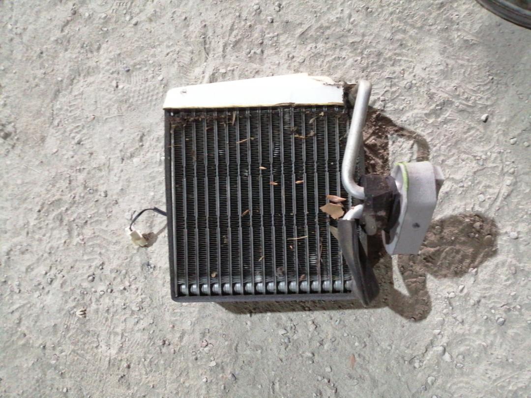 испаритель кондиционера Subaru Legacy 3 поколение 2000, 2.5 л., EJ25, бензин, АКПП, синий, седан, правый руль - фото №1