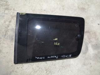 стекло кузовное боковое правое Mitsubishi Pajero 3 поколение [рестайлинг] 2005, 3.5 л., 6G74 (SOHC 24V), бензин, АКПП, серебристый, внедорожник 5 дв., правый руль