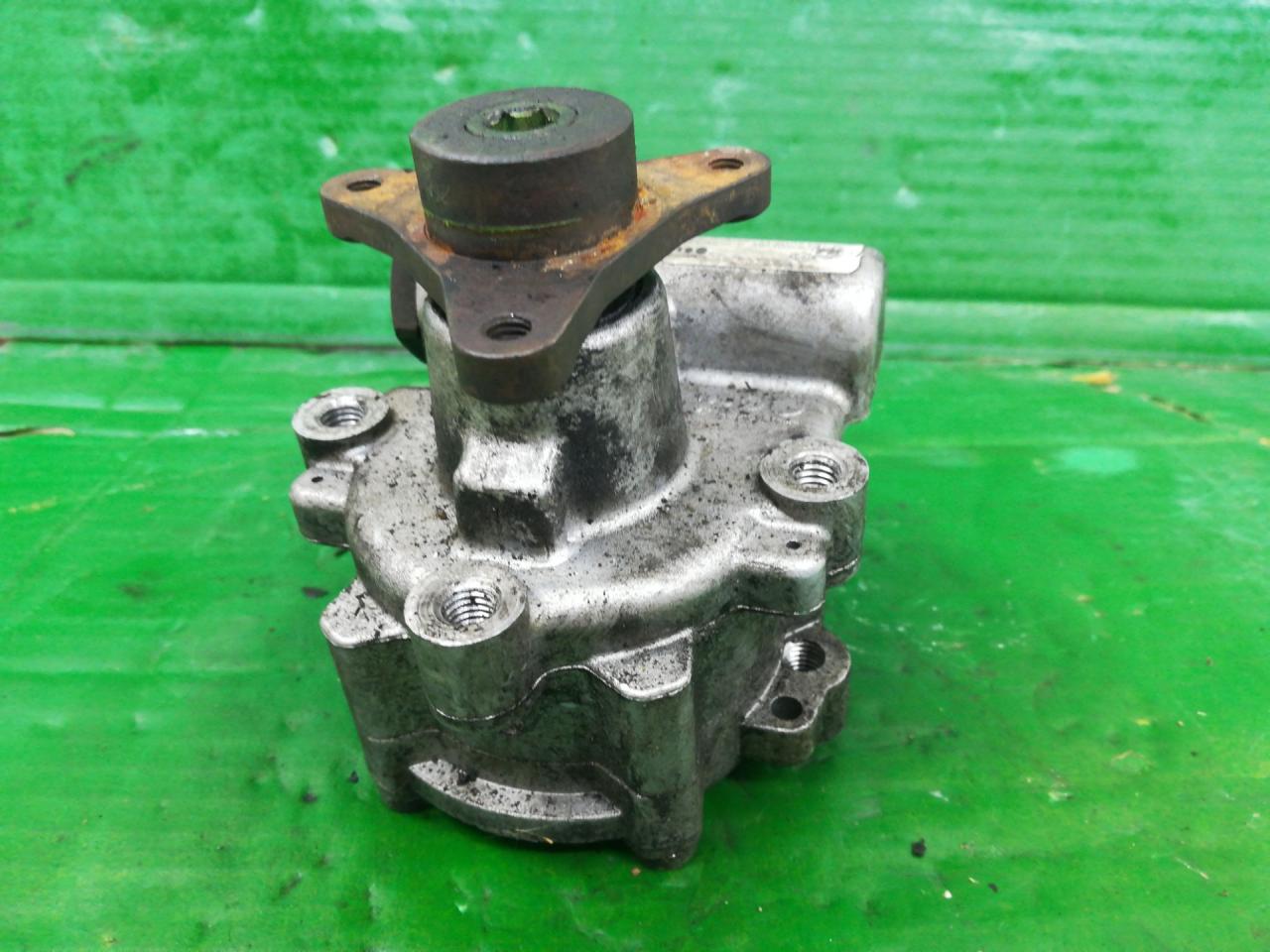 насос гидроусилителя руля Renault Scenic 2 поколение 2004, 1.5 л., дизель, 7613955574 - фото №1