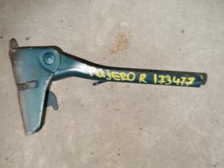 петля капота правая Mitsubishi Pajero 3 поколение 2000, 3.5 л., 6G74 (SOHC 24V), бензин, АКПП, синий, правый руль