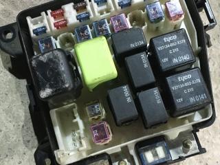 блок предохранителей Mazda 626 GF 1998