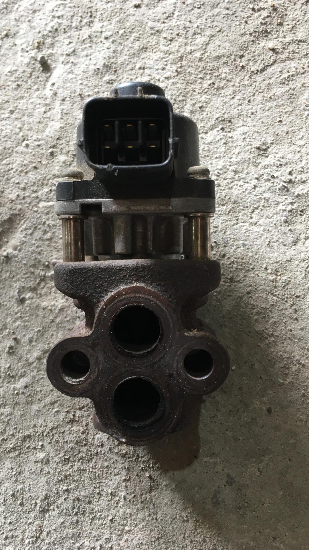 клапан EGR Subaru Forester 3 поколение (SH) 2009, 2.5 л., EJ253, бензин, АКПП, синий, правый руль - фото №1