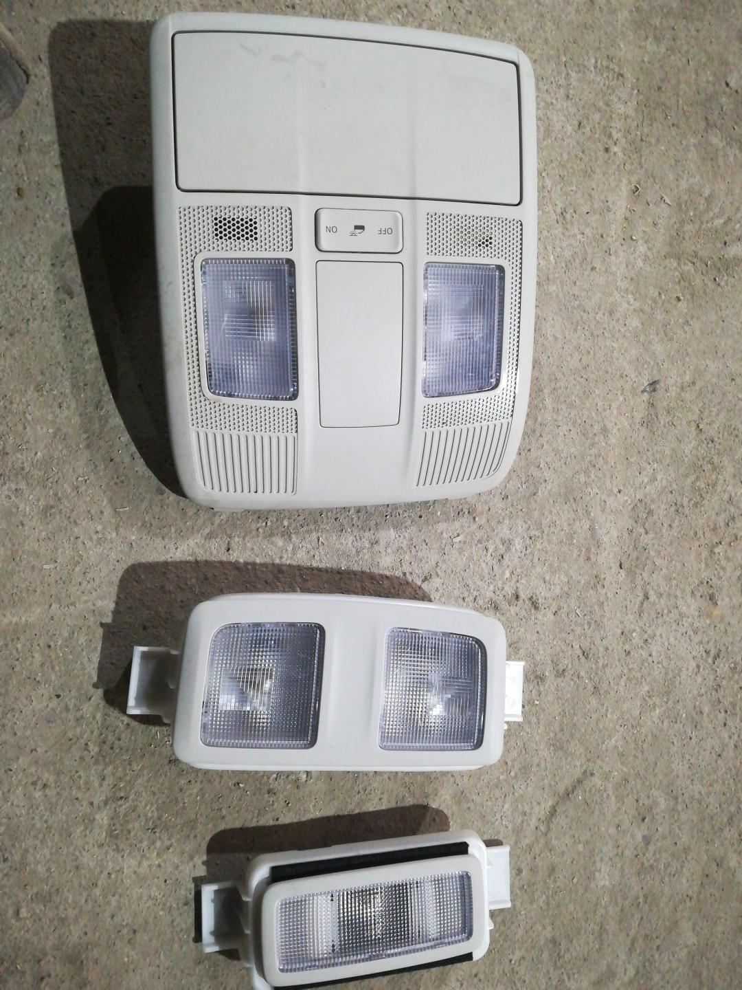 фонарь салона (плафон) Mazda CX-9 2 поколение 2017, 2.5 л., бензин, АКПП, красный, полный привод, правый руль - фото №1