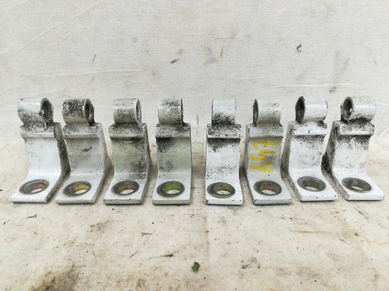 петля двери Volkswagen Golf 7 поколение 2016, 1.4 л., CZCA, бензин, АКПП, белый, универсал, передний привод, правый руль, 8K0831402K - фото №1