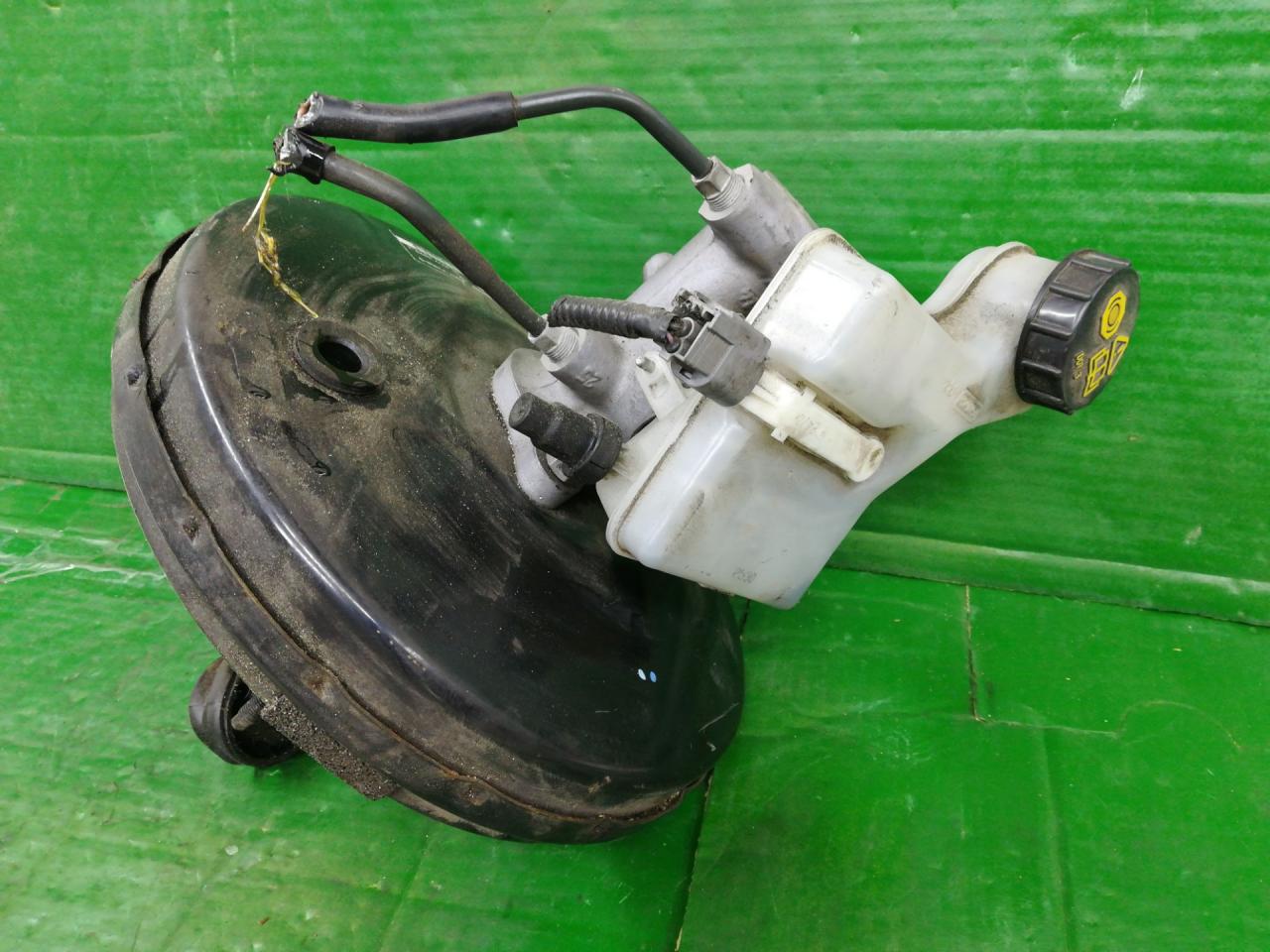 вакуумный усилитель тормозов Mazda 3 BL 2010, бензин, АКПП, красный, седан, передний привод, правый руль, BDG743950D - фото №1