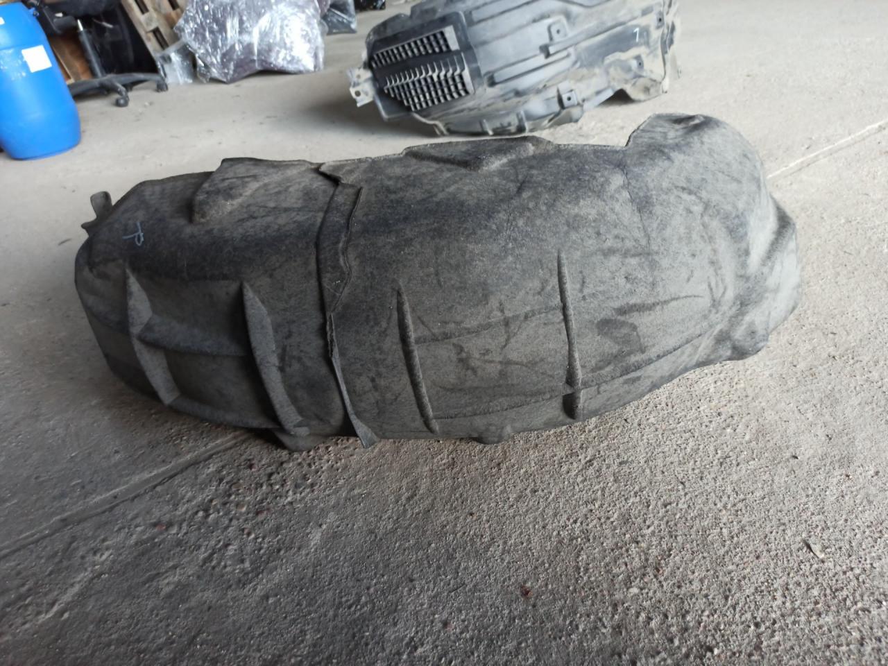 защита арок задняя правая (подкрылок) Infiniti QX80 1 поколение Z62 2014, 5.6 л., VK56DE, бензин, АКПП, белый, внедорожник 5 дв., задний привод - фото №1