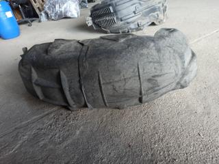 защита арок задняя правая (подкрылок) Infiniti QX80 1 поколение Z62 2014, 5.6 л., VK56DE, бензин, АКПП, белый, внедорожник 5 дв., задний привод