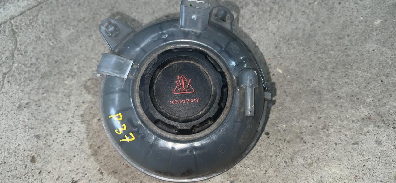 бачок расширительный Volkswagen Jetta 7 поколение 2019, 1.4 л., бензин, АКПП, белый, седан, передний привод, 5QM121407B - фото №1