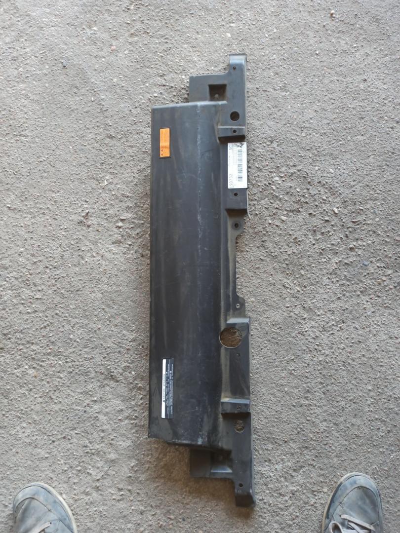 накладка декоративная Infiniti QX80 1 поколение Z62 2014, 5.6 л., VK56DE, бензин, АКПП, белый, внедорожник 5 дв., задний привод - фото №1