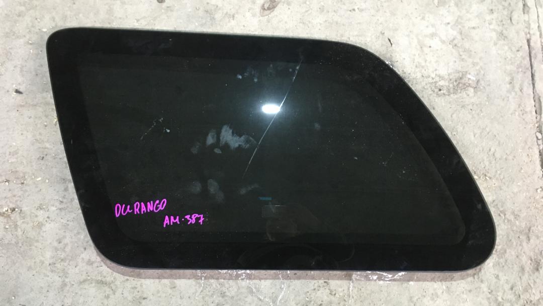 стекло кузовное боковое левое Dodge Durango 1 поколение 2002, 4.7 л., i, бензин, АКПП, красный, внедорожник 5 дв., полный привод - фото №1