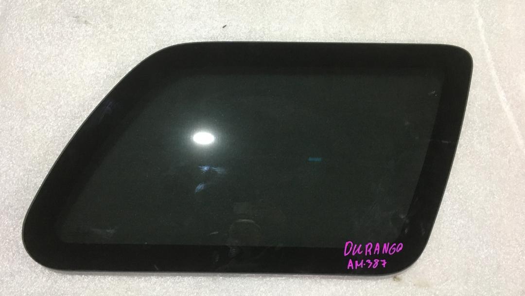 стекло кузовное боковое правое Dodge Durango 1 поколение 2002, 4.7 л., i, бензин, АКПП, красный, внедорожник 5 дв., полный привод - фото №1