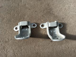 петля двери Infiniti QX80 1 поколение Z62 2014, 5.6 л., VK56DE, бензин, АКПП, белый, внедорожник 5 дв., задний привод