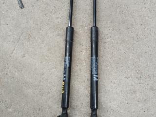 амортизатор крышки багажника (3-5 двери) Infiniti QX80 1 поколение Z62 2014, 5.6 л., VK56DE, бензин, АКПП, белый, внедорожник 5 дв., задний привод