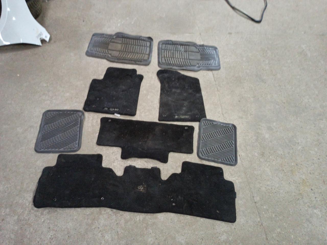 Коврики салона Infiniti QX80 1 поколение Z62 2014, 5.6 л., VK56DE, бензин, АКПП, белый, внедорожник 5 дв., задний привод - фото №1