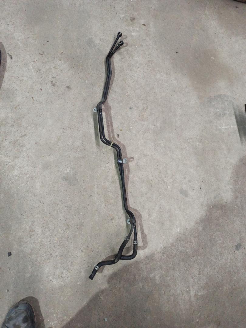 шланг (трубка) АКПП Infiniti QX80 1 поколение Z62 2014, 5.6 л., VK56DE, бензин, АКПП, белый, внедорожник 5 дв., задний привод - фото №1