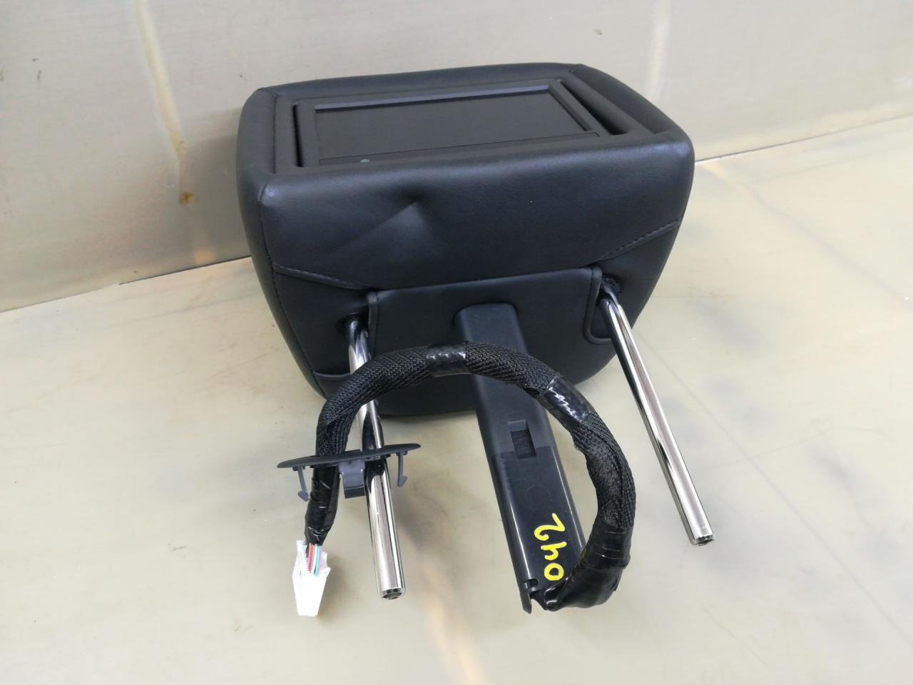 подголовник Infiniti QX80 1 поколение Z62 2014, 5.6 л., VK56DE, бензин, АКПП, белый, внедорожник 5 дв., задний привод - фото №1