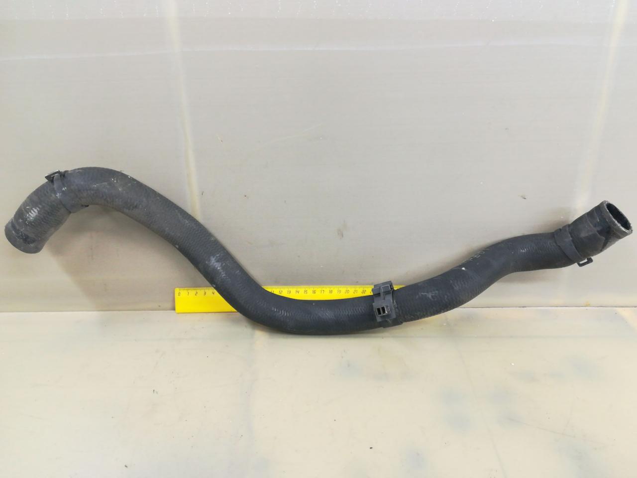 патрубок радиатора Mazda 3 3 поколение 2016, 2.0 л., бензин, АКПП, серый, седан, передний привод, правый руль - фото №1