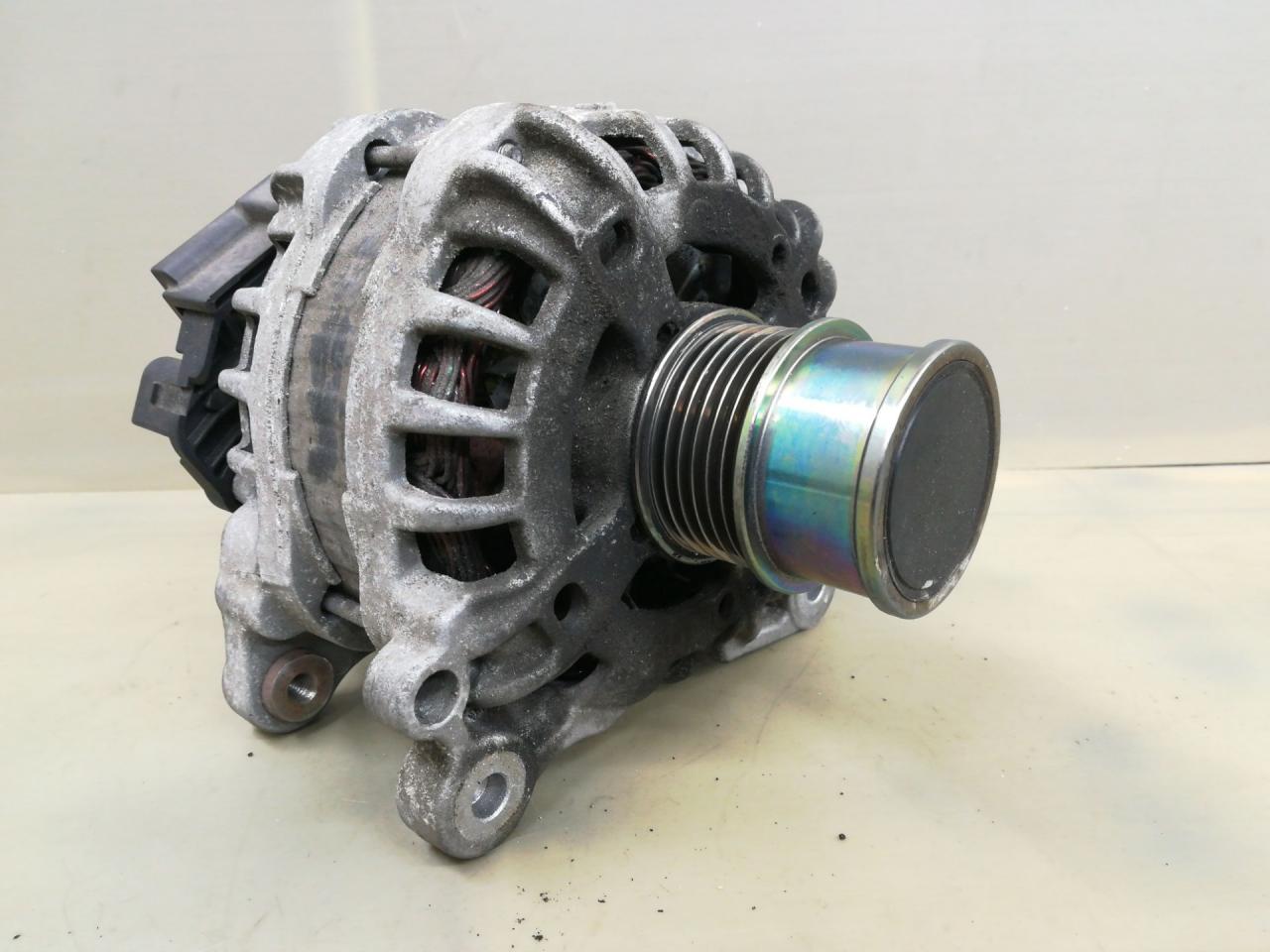 генератор Volkswagen Golf 7 поколение 2016, 1.4 л., CZCA, бензин, АКПП, белый, универсал, передний привод, правый руль, 04E903021M, F000BL07L4 - фото №1