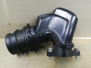 патрубок турбины Volkswagen Golf 7 поколение 2016, 1.4 л., CZCA, бензин, АКПП, белый, универсал, передний привод, правый руль, 04E129656C