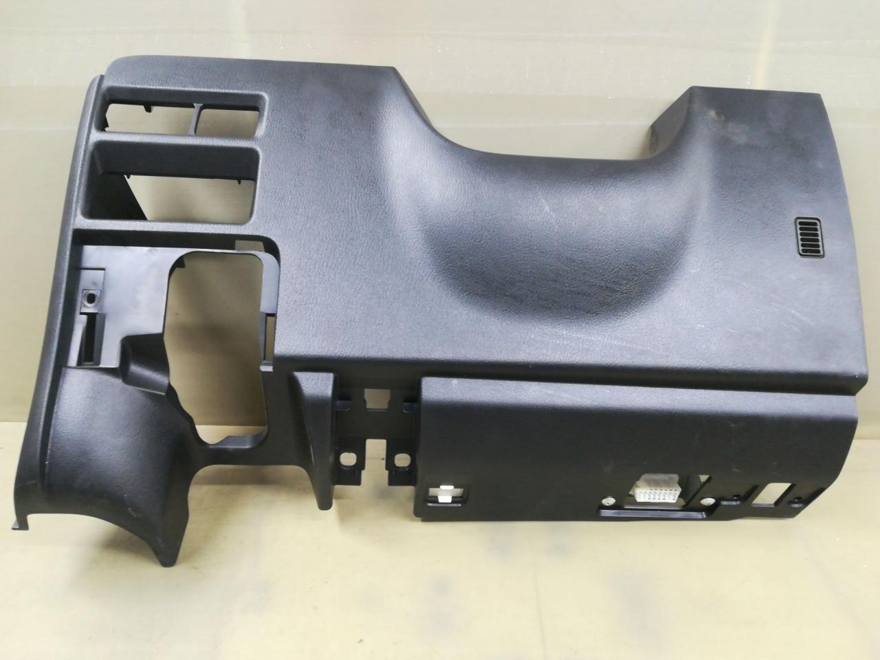 накладка на торпедо (консоль) Infiniti QX80 1 поколение Z62 2014, 5.6 л., VK56DE, бензин, АКПП, белый, внедорожник 5 дв., задний привод, 681061LA4A - фото №1