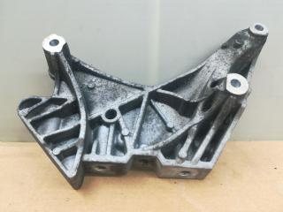 кронштейн двигателя Volkswagen Passat (USA) 1 поколение 2015, 1.8 л., TFSI, бензин, АКПП, черный, седан, передний привод, 06K199207A