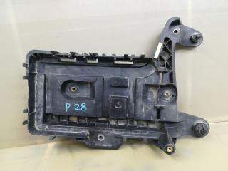 полка аккумулятора Volkswagen Passat (USA) 1 поколение 2015, 1.8 л., TFSI, бензин, АКПП, черный, седан, передний привод, 1K0915333