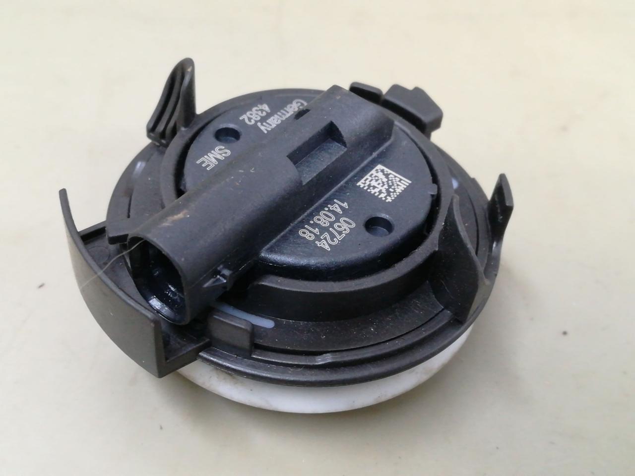 датчик удара Volkswagen Jetta 7 поколение 2019, 1.4 л., бензин, АКПП, белый, седан, передний привод, 5Q0959354 - фото №1