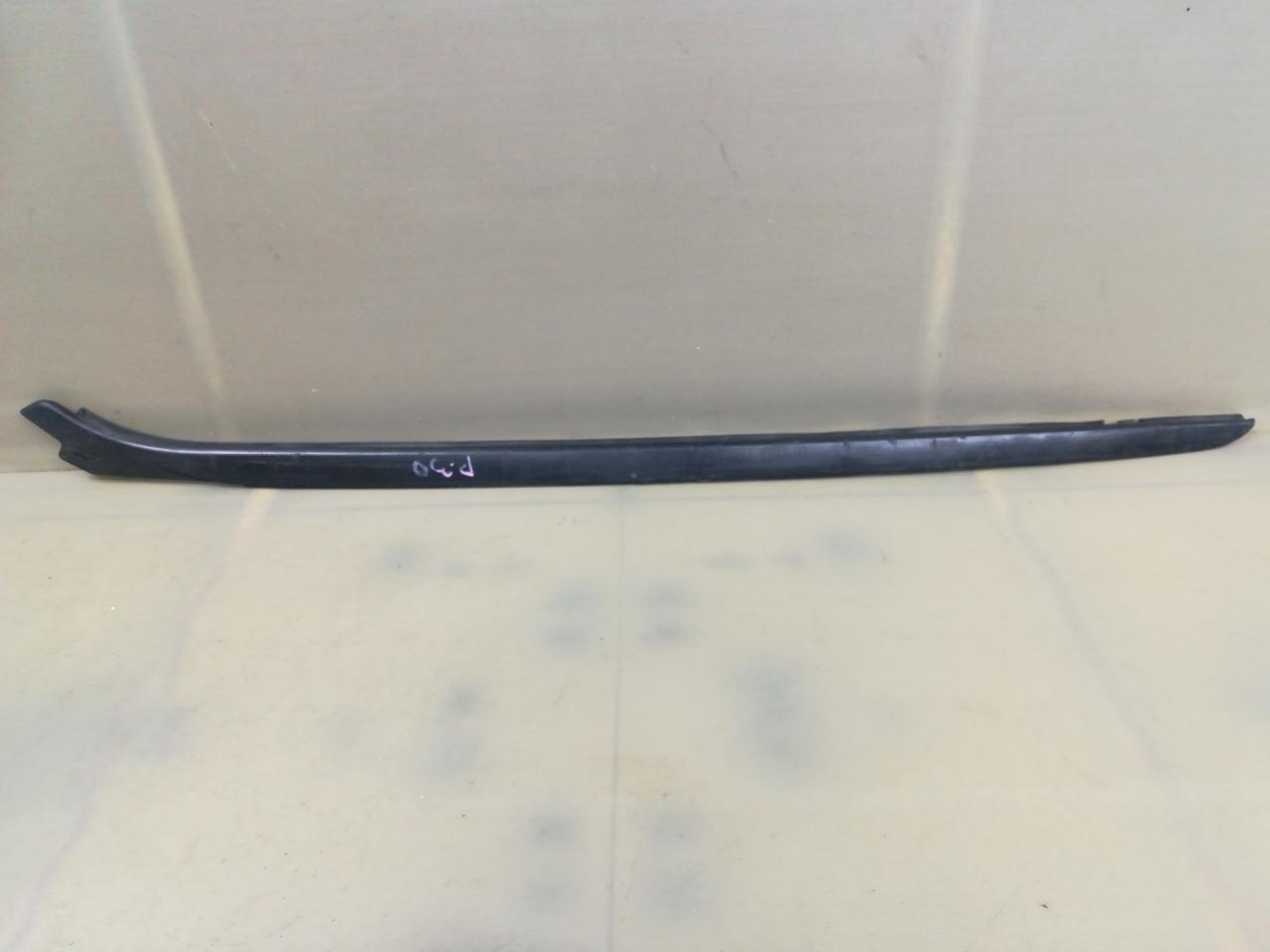 молдинг лобового стекла BMW 3 серия F30/F31/F34 F30 2013, 2.0 л., N20 B20 A, бензин, АКПП, черный, седан, полный привод, 51317258187, 22339910 - фото №1