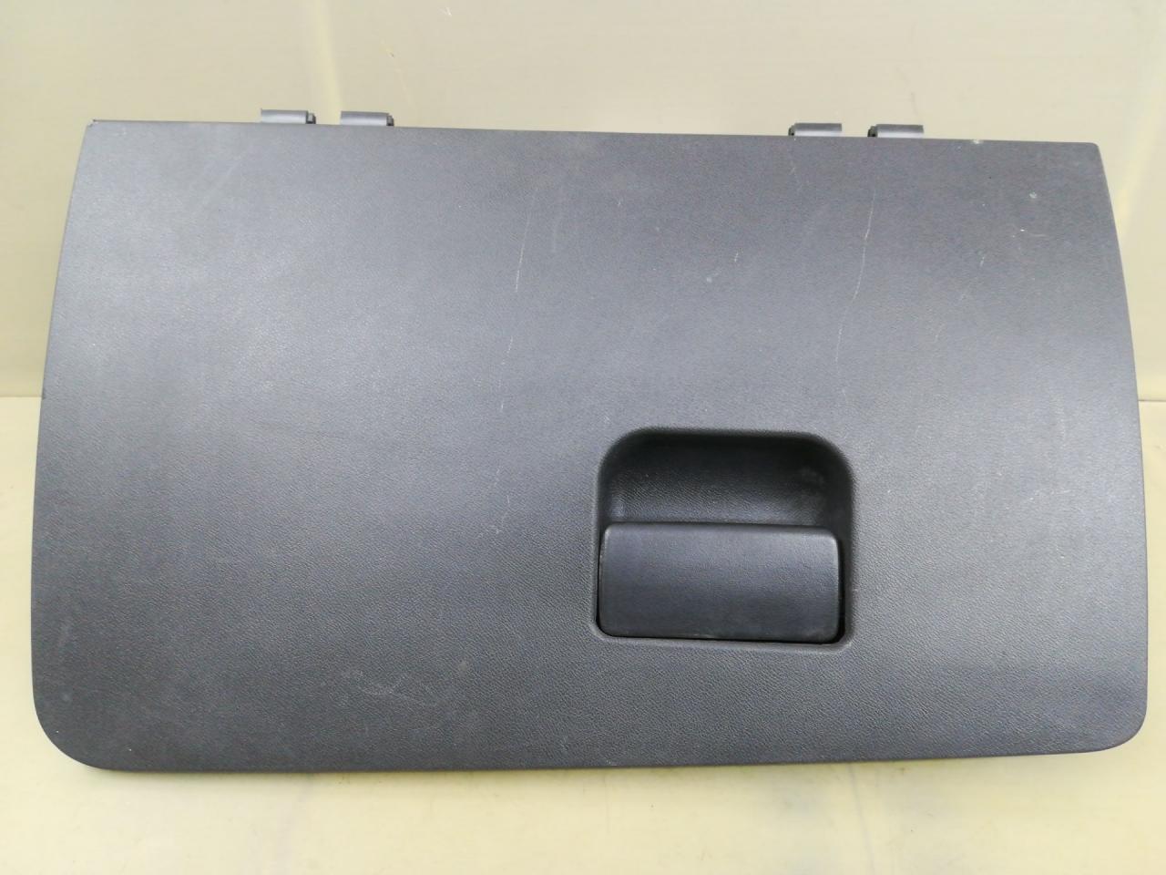 бардачок GMC Terrain 2 поколение 2020, 1.5 л., бензин, АКПП, темно-серый, внедорожник 5 дв., полный привод, 84492268, 84273558 - фото №1