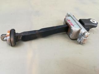 ограничитель открывания двери Chevrolet Trax 1 поколение 2014, 1.8 л., F18D4, бензин, МКПП, серебро, передний привод, правый руль