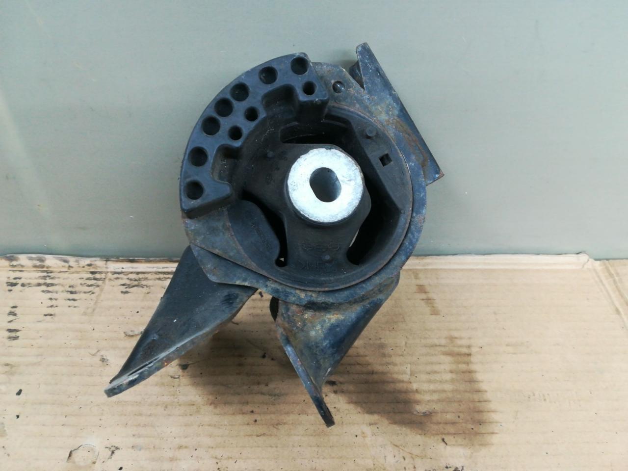 подушка крепления двигателя Mazda CX-7 1 поколение 2007, 2.3 л., L3-VDT, бензин, АКПП, красный, внедорожник 5 дв., полный привод - фото №1