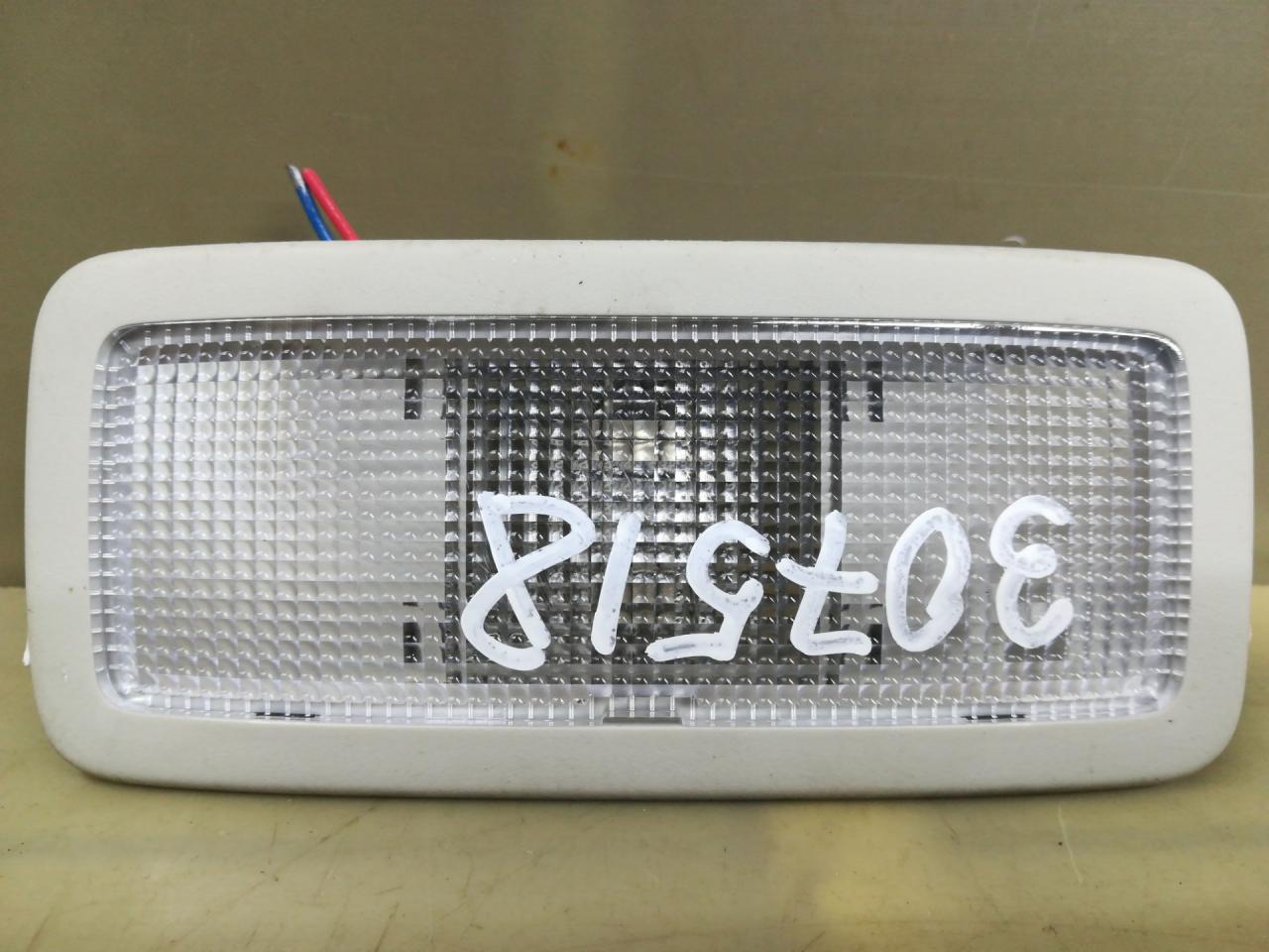 фонарь салона (плафон) Mazda 3 3 поколение 2016, 2.0 л., бензин, АКПП, серый, седан, передний привод, правый руль - фото №1