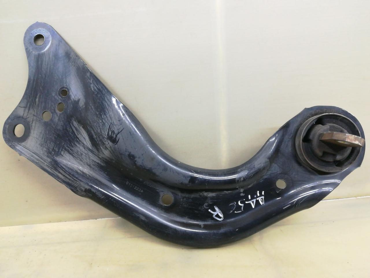 рычаг задний правый Mazda 3 3 поколение 2016, 2.0 л., бензин, АКПП, серый, седан, передний привод, правый руль, 20151223A - фото №1