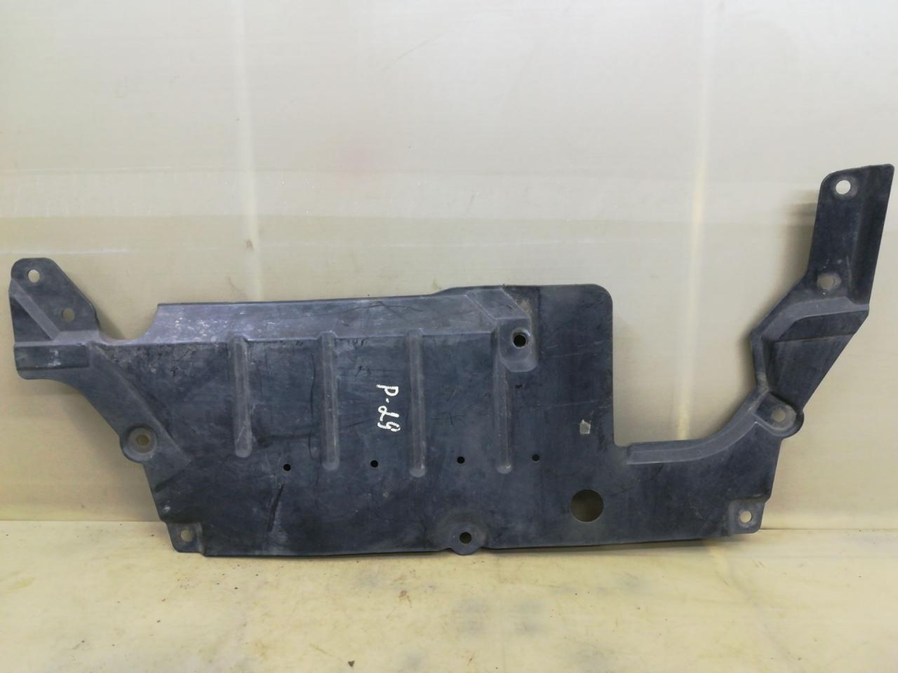 защита двигателя Mitsubishi Lancer 10 поколение 2010, 2.4 л., 4B12, бензин, АКПП, белый, хетчбэк 5 дв., передний привод, 5370A311 - фото №1