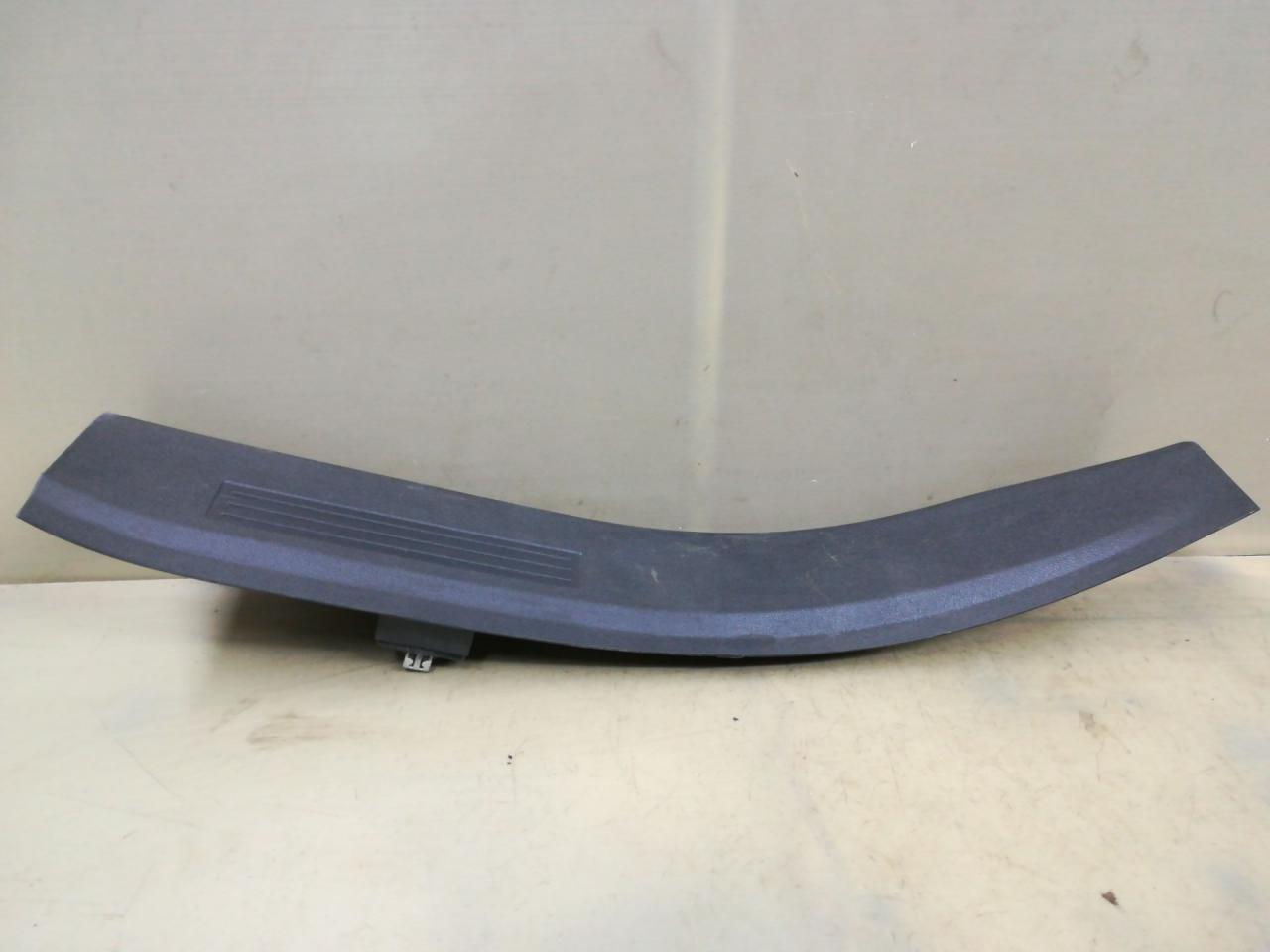 накладка на порог внутренняя GMC Terrain 2 поколение 2020, 1.5 л., бензин, АКПП, темно-серый, внедорожник 5 дв., полный привод, 84445015 - фото №1