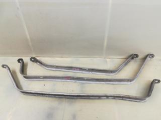 крепление бака топливного Toyota Sienna 2 поколение XL20 [рестайлинг] 2009, 3.5 л., 2GR-FE, бензин, АКПП, красный, минивэн, передний привод