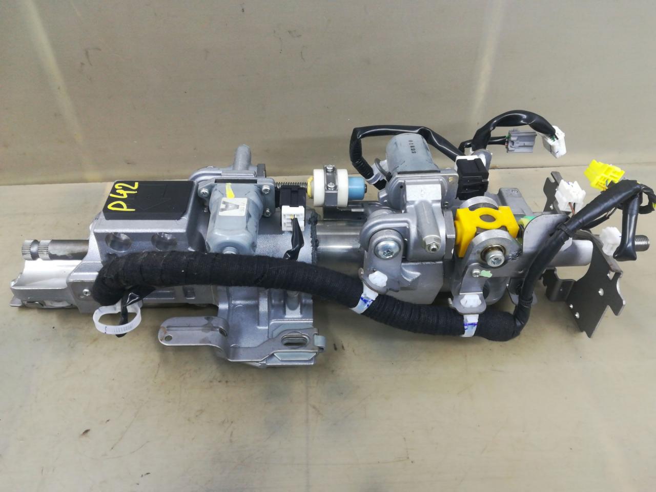 рулевая колонка Infiniti QX80 1 поколение Z62 2014, 5.6 л., VK56DE, бензин, АКПП, белый, внедорожник 5 дв., задний привод - фото №1