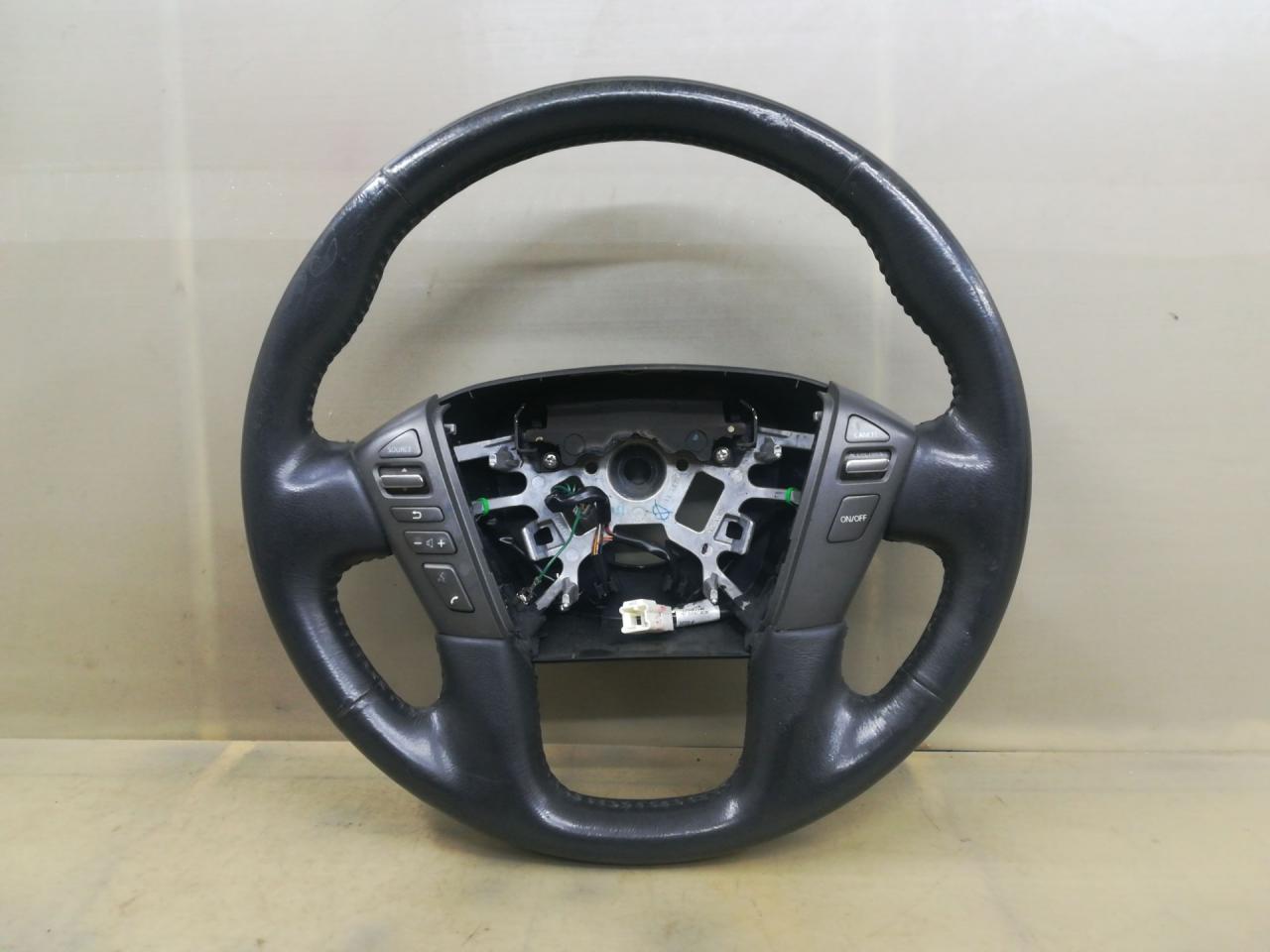 руль Infiniti QX80 1 поколение Z62 2014, 5.6 л., VK56DE, бензин, АКПП, белый, внедорожник 5 дв., задний привод - фото №1