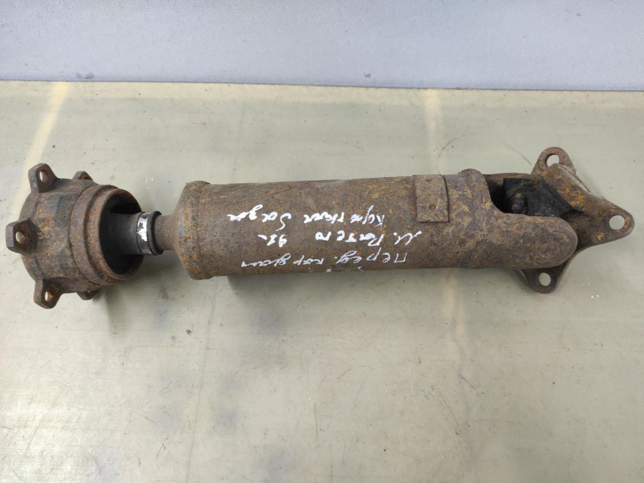 карданный вал Mitsubishi Pajero 2 поколение 1997, 2.8 л., дизель - фото №1