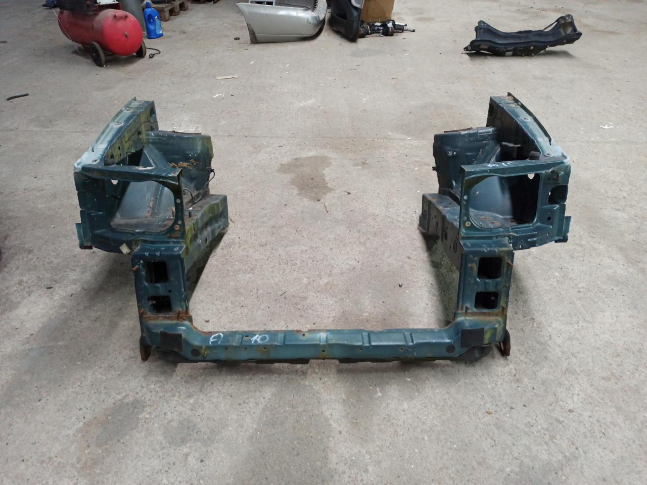 передняя панель крепления облицовки (телевизор) Hyundai Trajet 1 поколение 2004 - фото №1