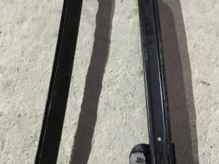 направляющая стекла задней левой Subaru Forester 2 поколение (SG) [рестайлинг] 2006, 2.5 л., EJ251, бензин, МКПП, серебристый, правый руль